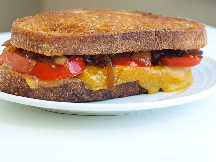 Cheddar, Tomato & Onion Sandwich